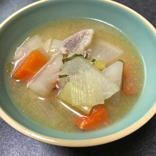 材料少なめの豚汁